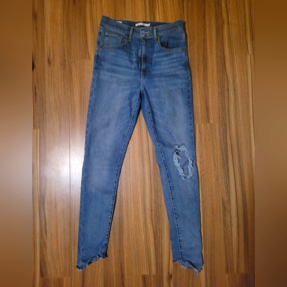 Levi's Mile High Super Skinny Distressed Knee - SIZE 30